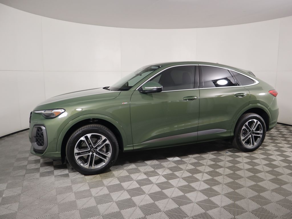 Thumbnail: 2025 Audi Q5 - 8