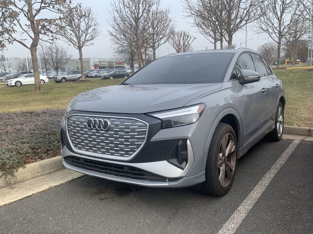 Thumbnail: 2023 Audi Q4 e-tron - 3