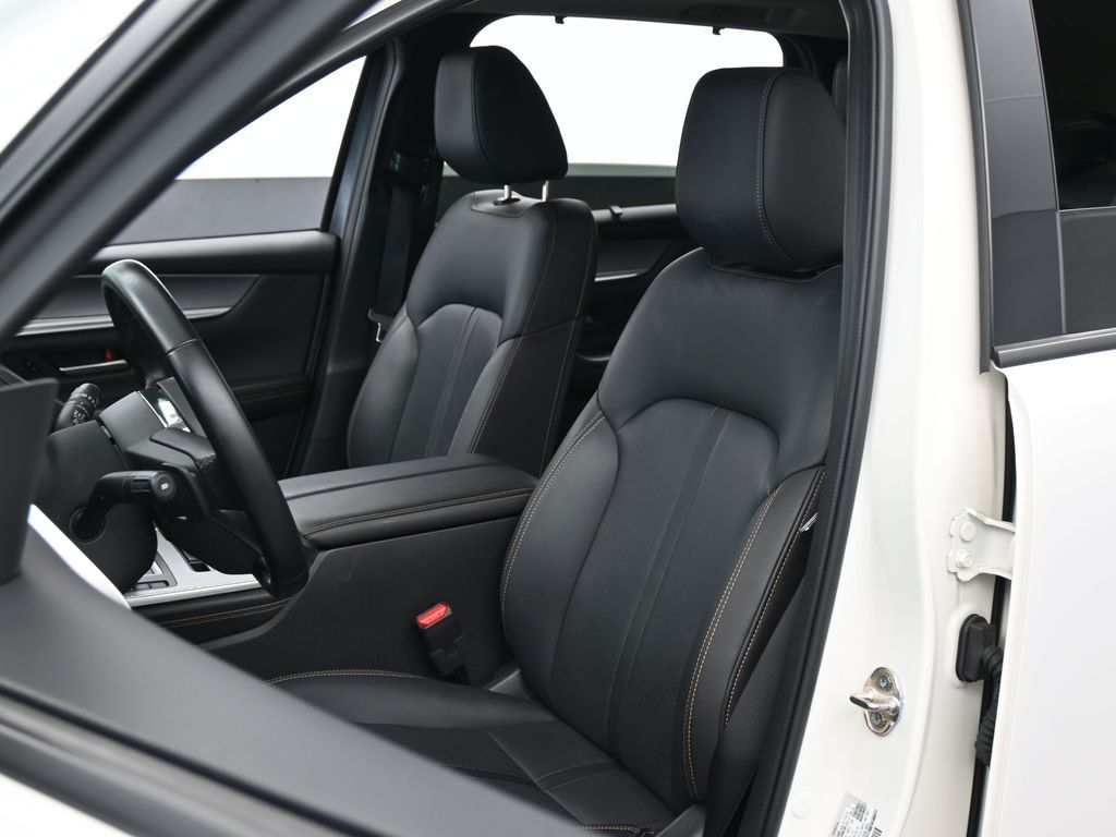 Used 2025 Rhodium White Premium Mazda Preferred image 10