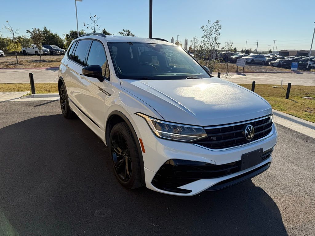 Thumbnail: 2023 Volkswagen Tiguan - 3