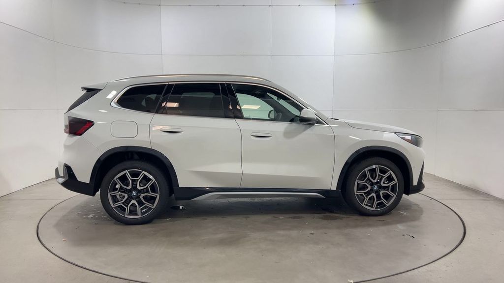 Thumbnail: 2025 BMW X1 - 9