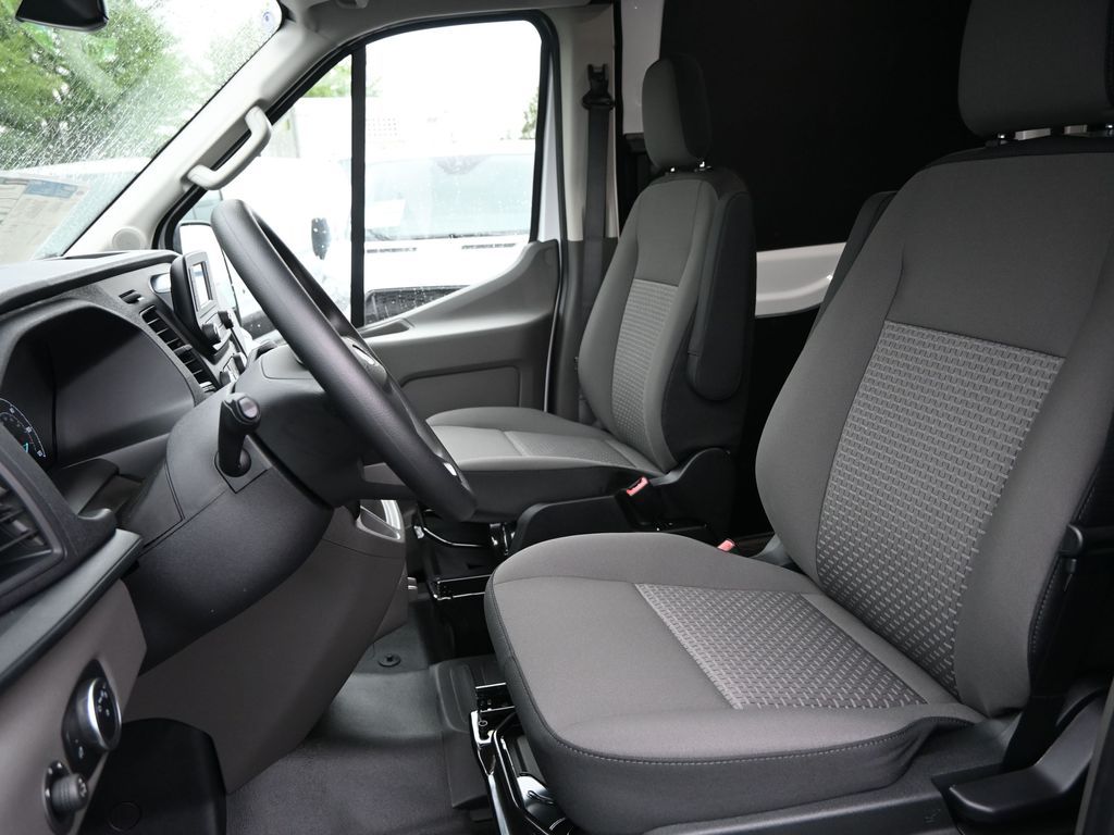2025 Ford Transit 250