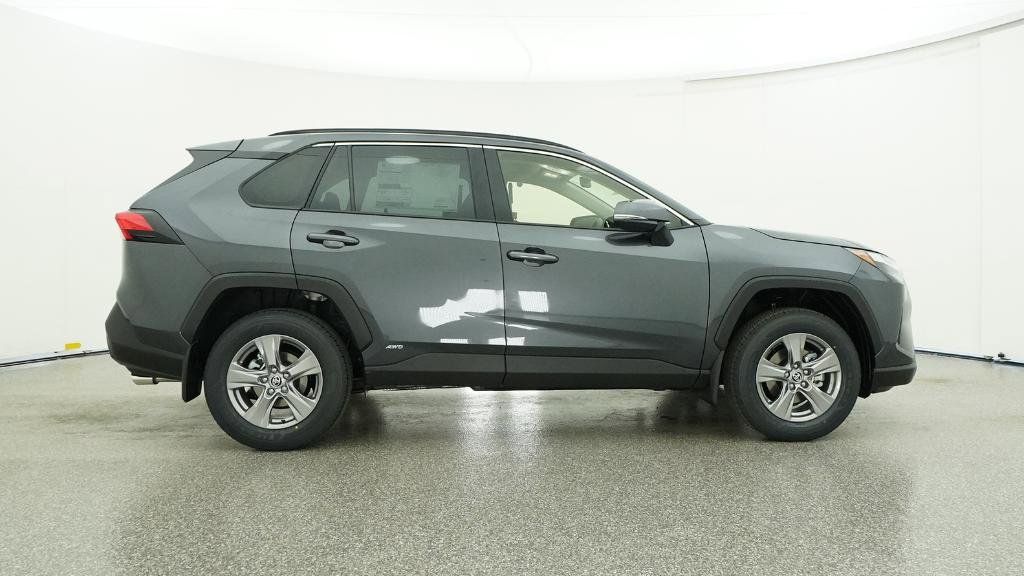 Thumbnail: 2025 Toyota RAV4 - 21