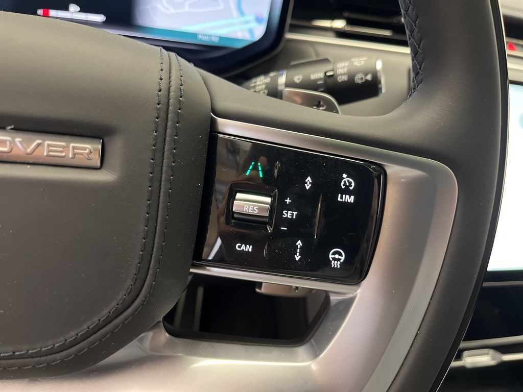 Thumbnail: 2025 Land Rover Range Rover - 16