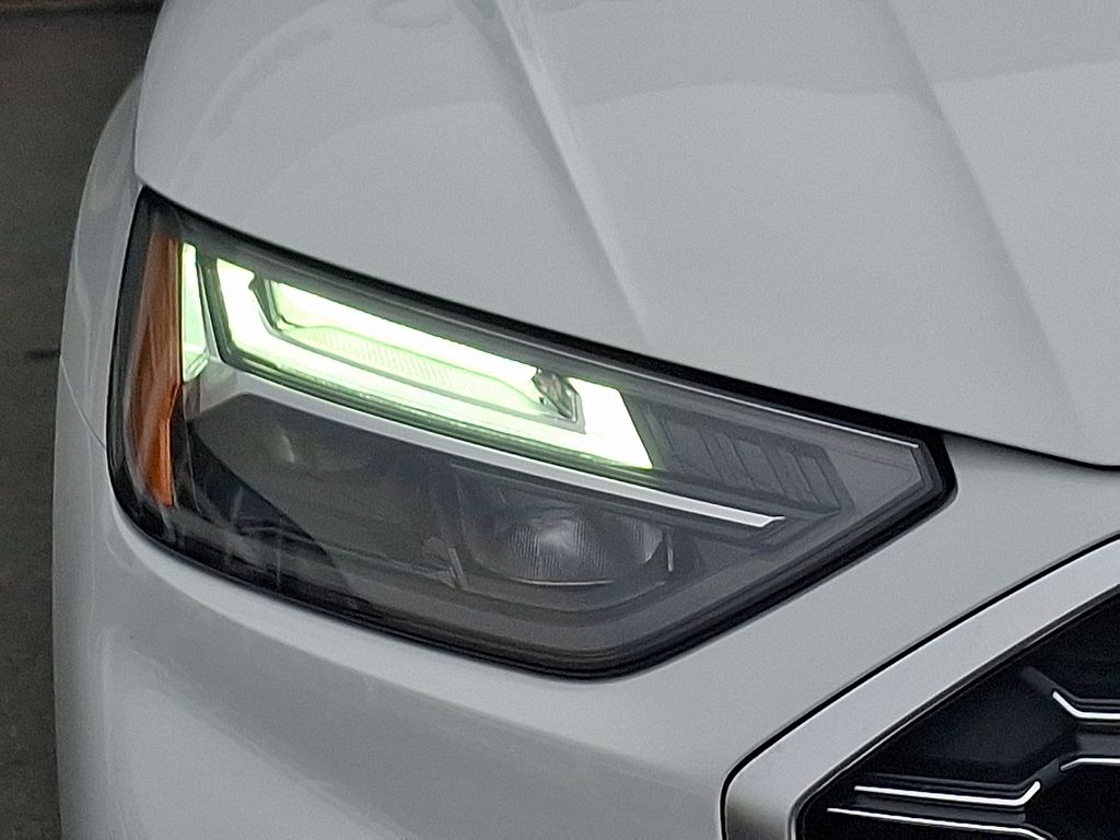 Thumbnail: 2023 Audi SQ5 - 31