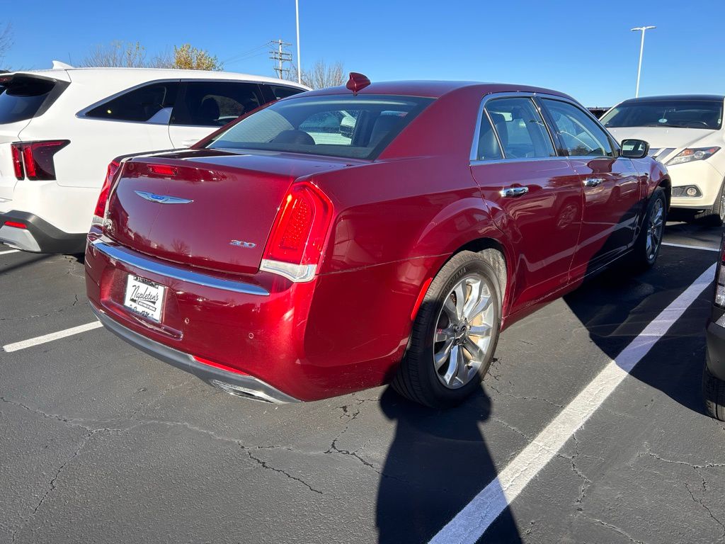 2018 Chrysler 300 Limited 3