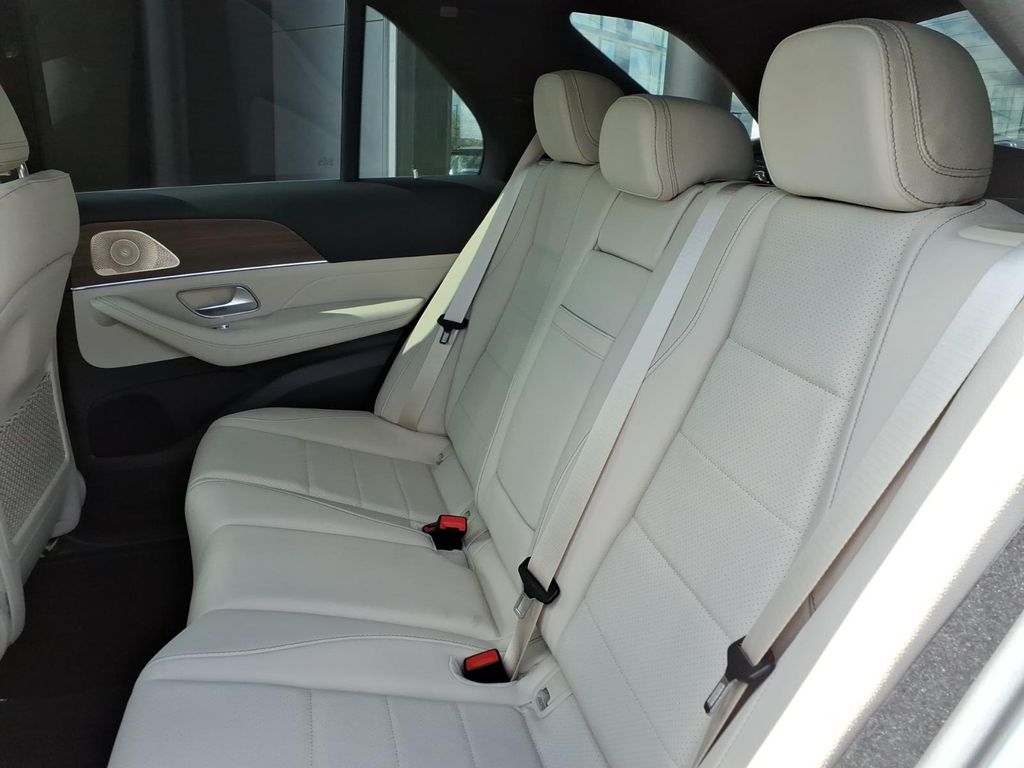 New 2026 White Mercedes-Benz GLE 450e image 26