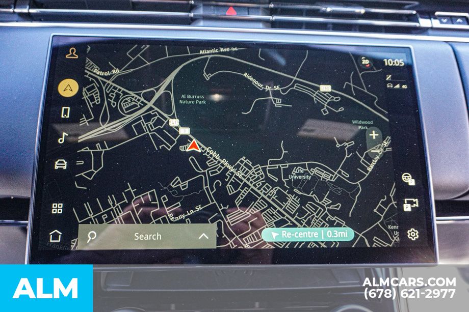 Used 2023 White Land Rover SE Dynamic image 36