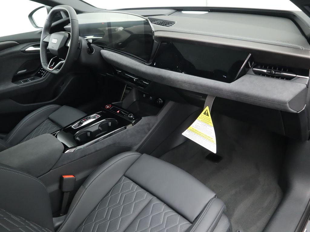 Thumbnail: 2025 Audi S6 - 18