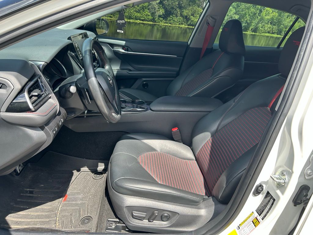 Thumbnail: 2021 Toyota Camry - 14