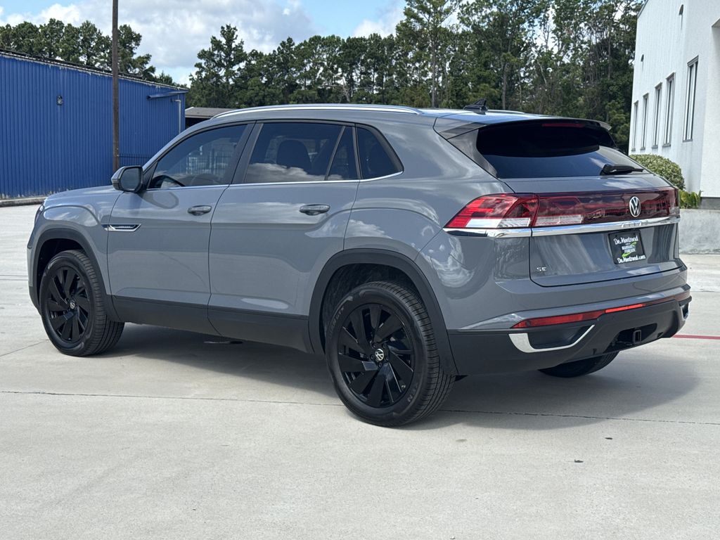 2026 Volkswagen Atlas Cross Sport 2.0T SE w/Technology Gray at DeMontrond Auto Country
