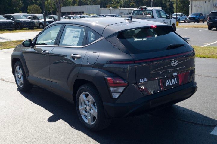 New 2027 Gray Hyundai SE image 8