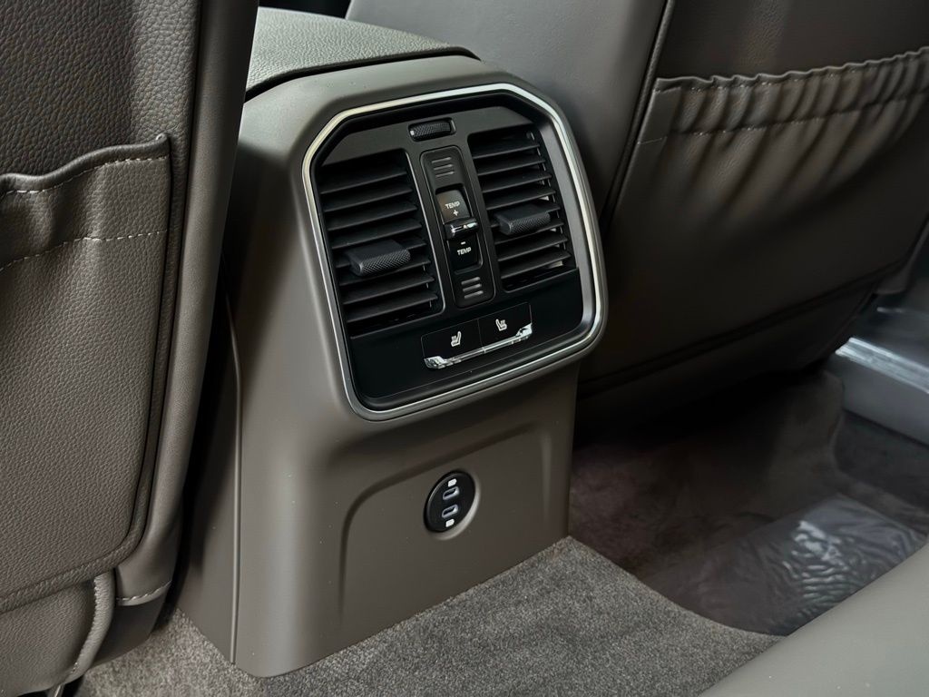 Used 2026  Porsche  image 49