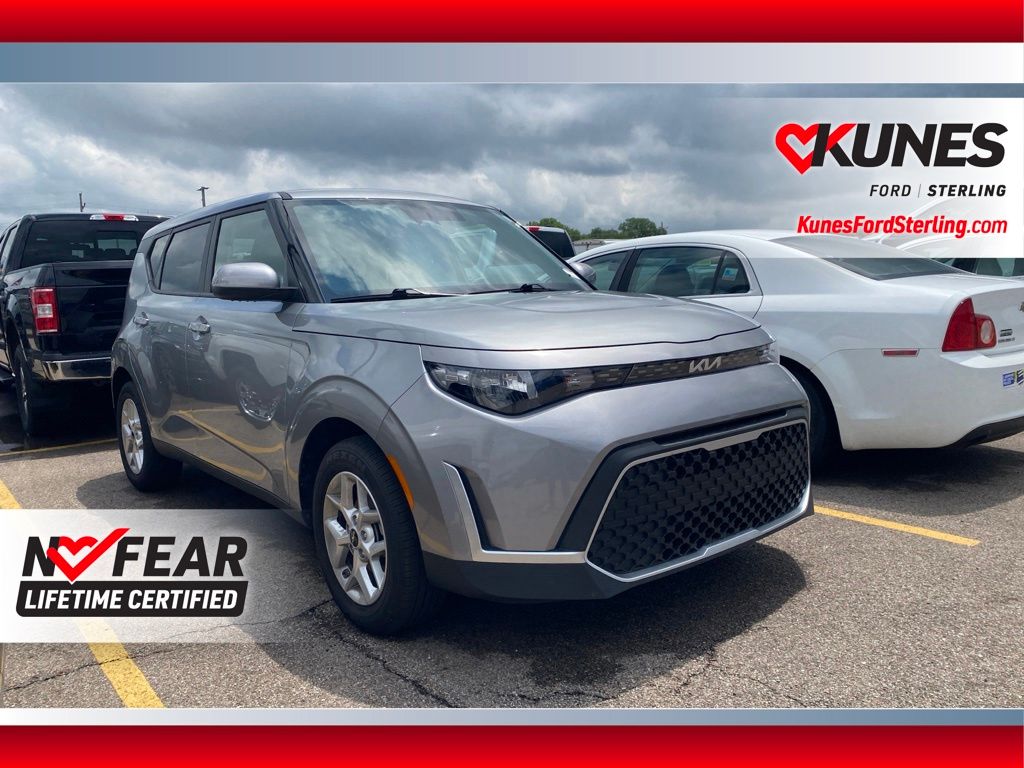 Steel Gray 2025 Kia Soul LX FWD SUV / Crossover Front-Wheel Drive Continuously Variable Transmission