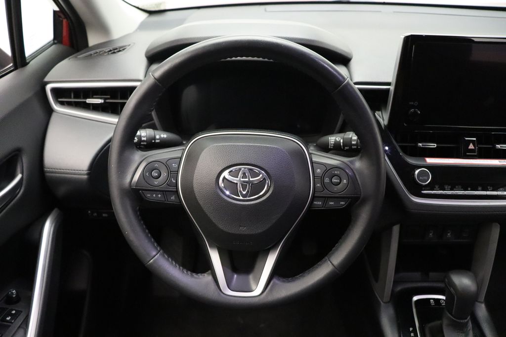 2024 Toyota Corolla Cross XLE 23