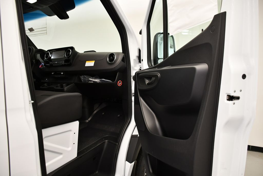 Thumbnail: 2026 Mercedes-Benz Sprinter - 26