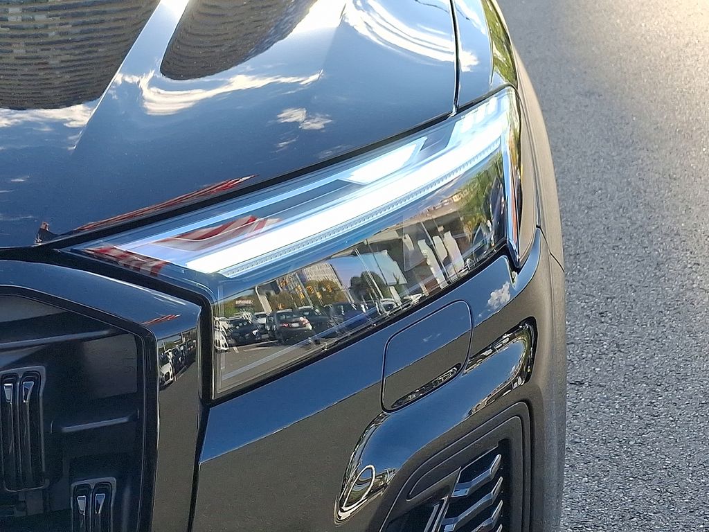 Thumbnail: 2026 Audi Q7 - 6