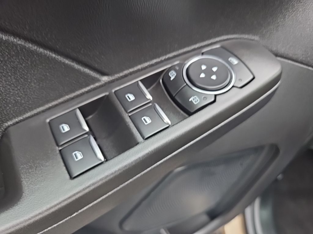 2021 Ford Escape SE 22