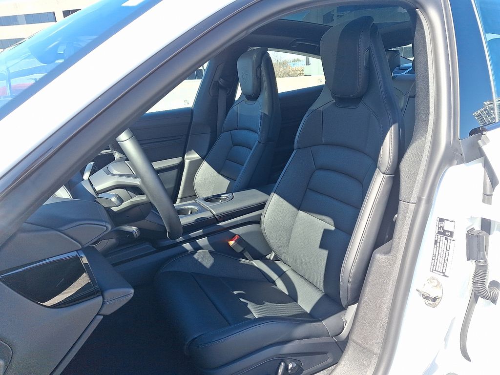 Thumbnail: 2026 Porsche Taycan - 17