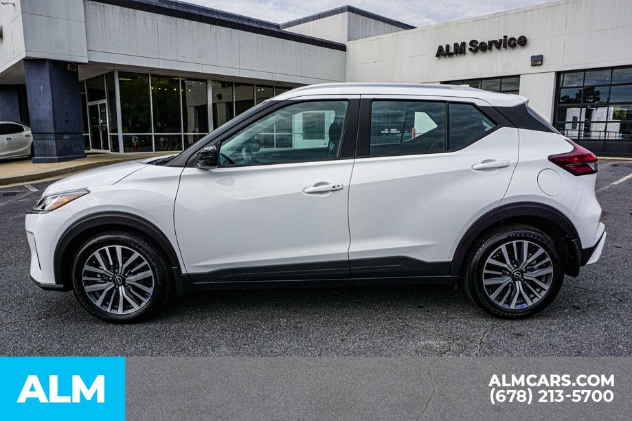2023 Nissan Kicks SV photo 2