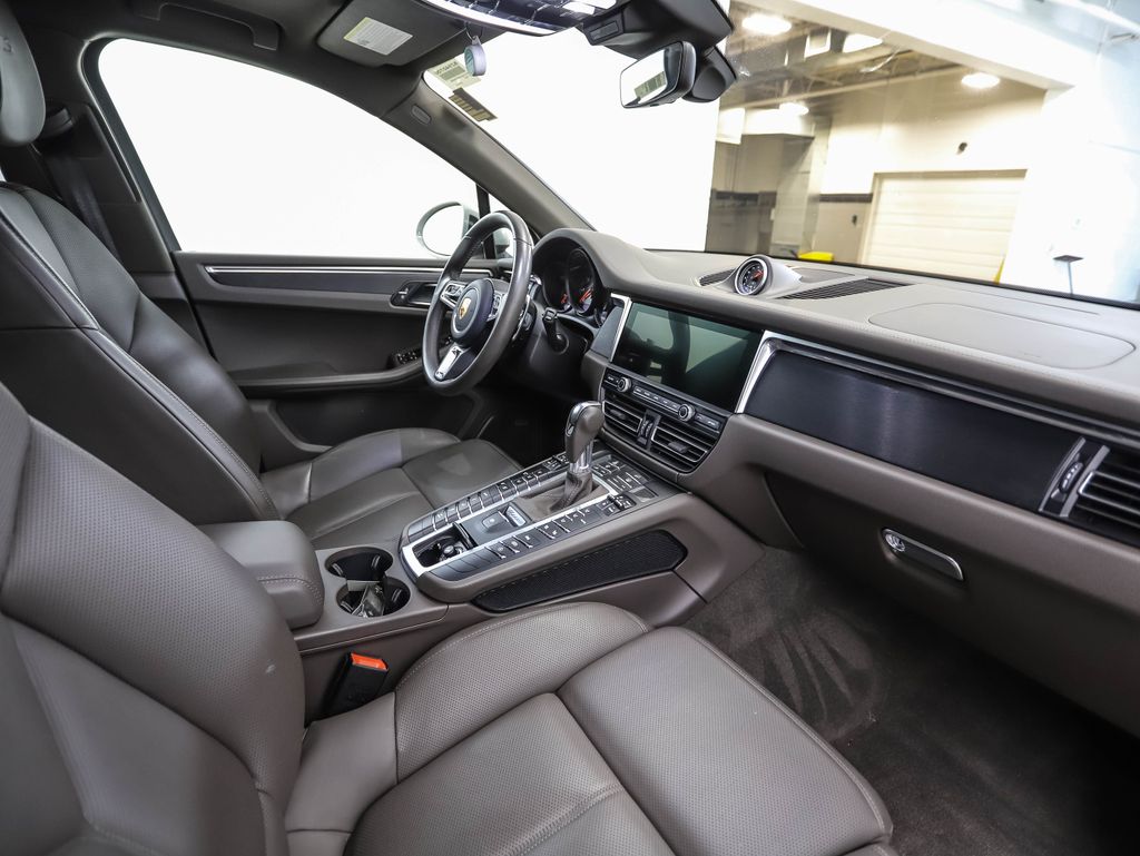 Thumbnail: 2021 Porsche Macan - 29