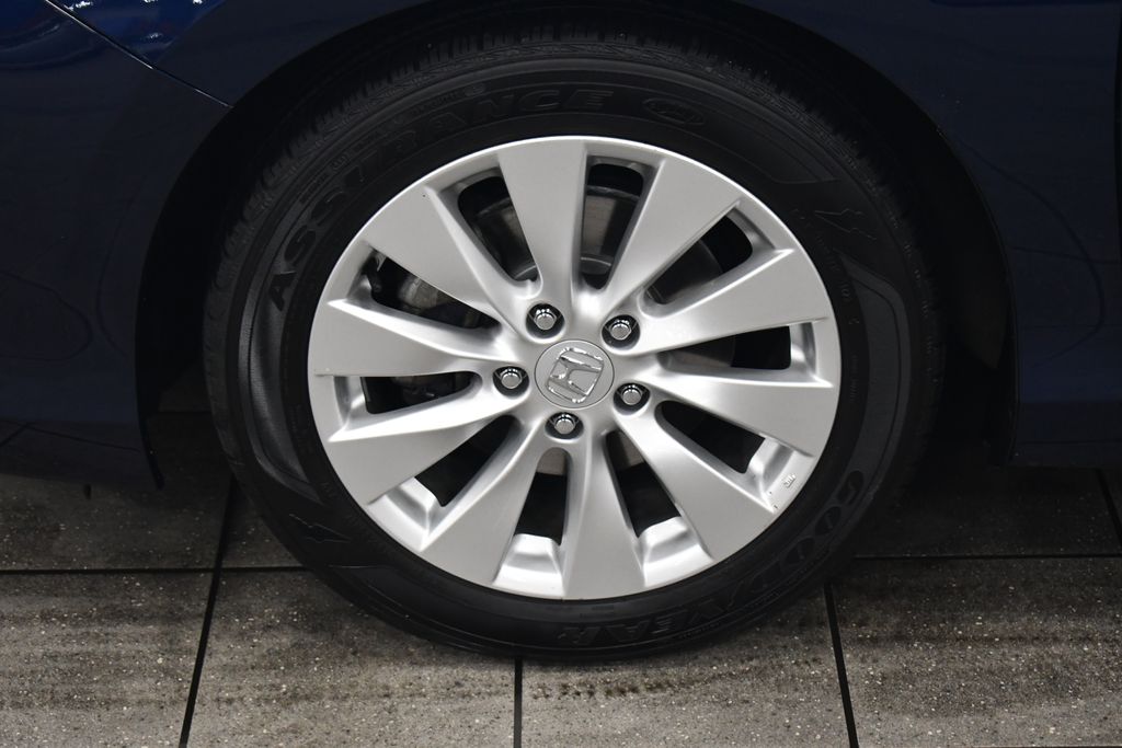 Thumbnail: 2015 Honda Accord - 14
