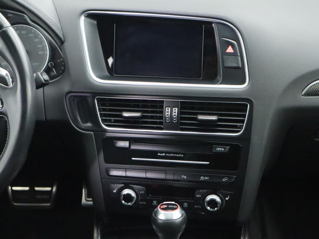 Thumbnail: 2015 Audi SQ5 - 14