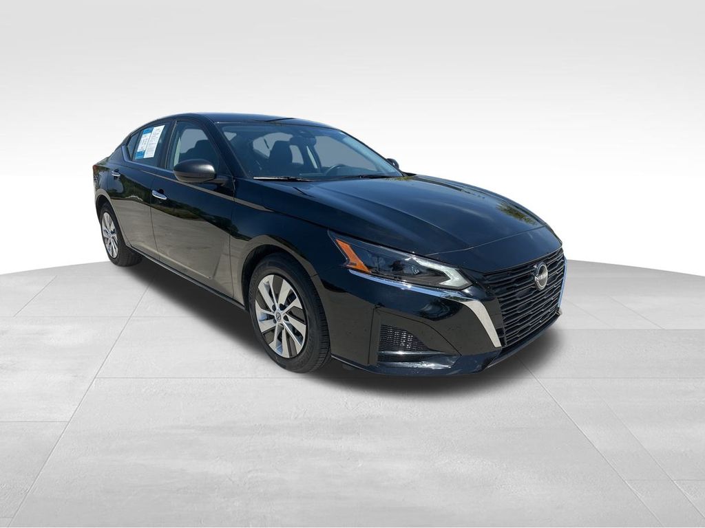 2024 Super Black Clearcoat Nissan Altima 2.5 S FWD Sedan
