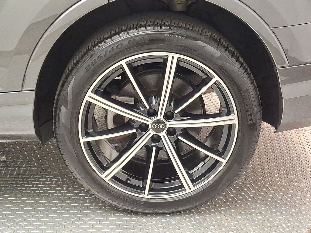 Thumbnail: 2021 Audi Q7 - 7