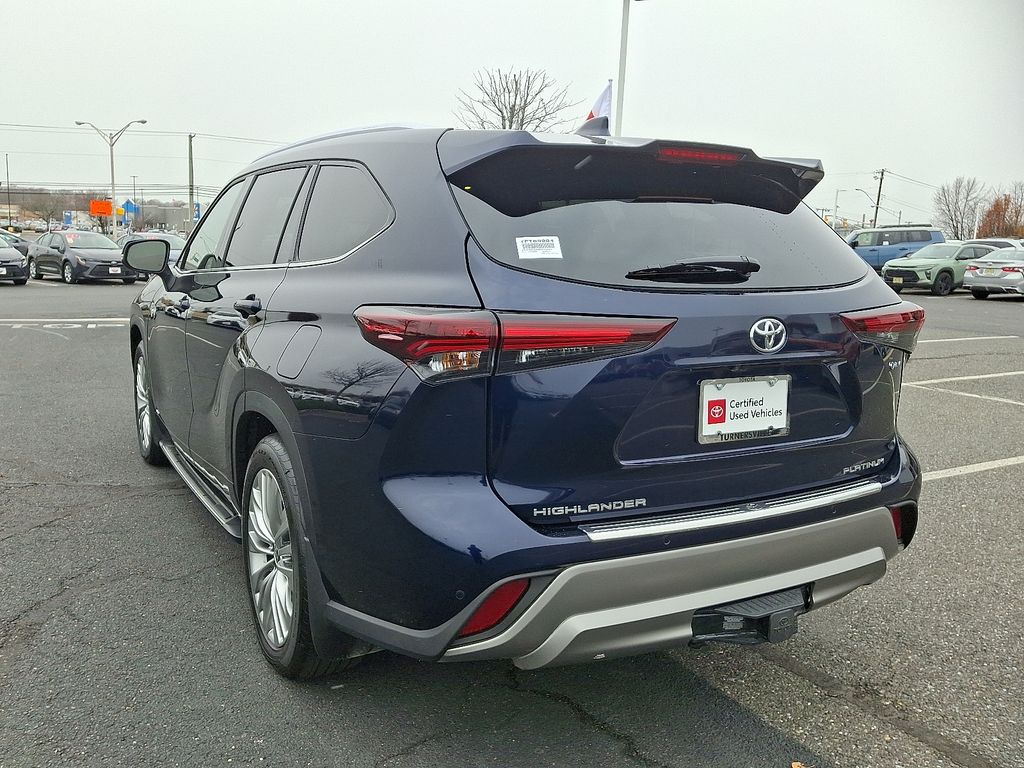 Thumbnail: 2025 Toyota Highlander - 4