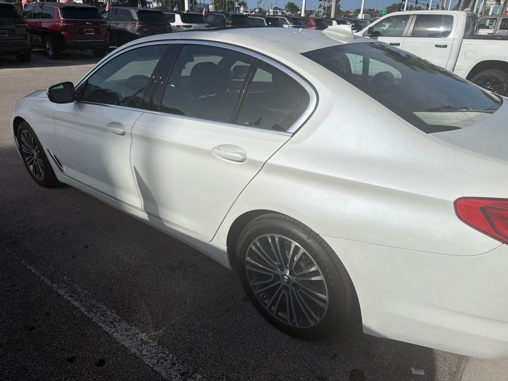 Used 2019 White Metallic BMW 540i xDrive image 22