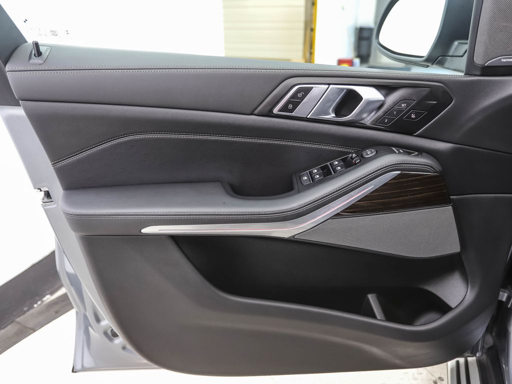 Thumbnail: 2025 BMW X5 - 9