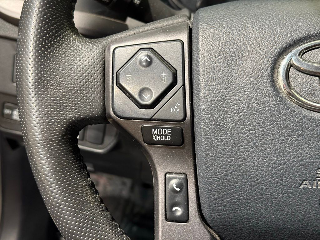 Thumbnail: 2020 Toyota Tacoma - 21