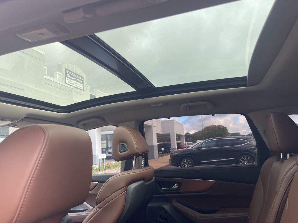 2023 Acura MDX Technology SH-AWD photo 11