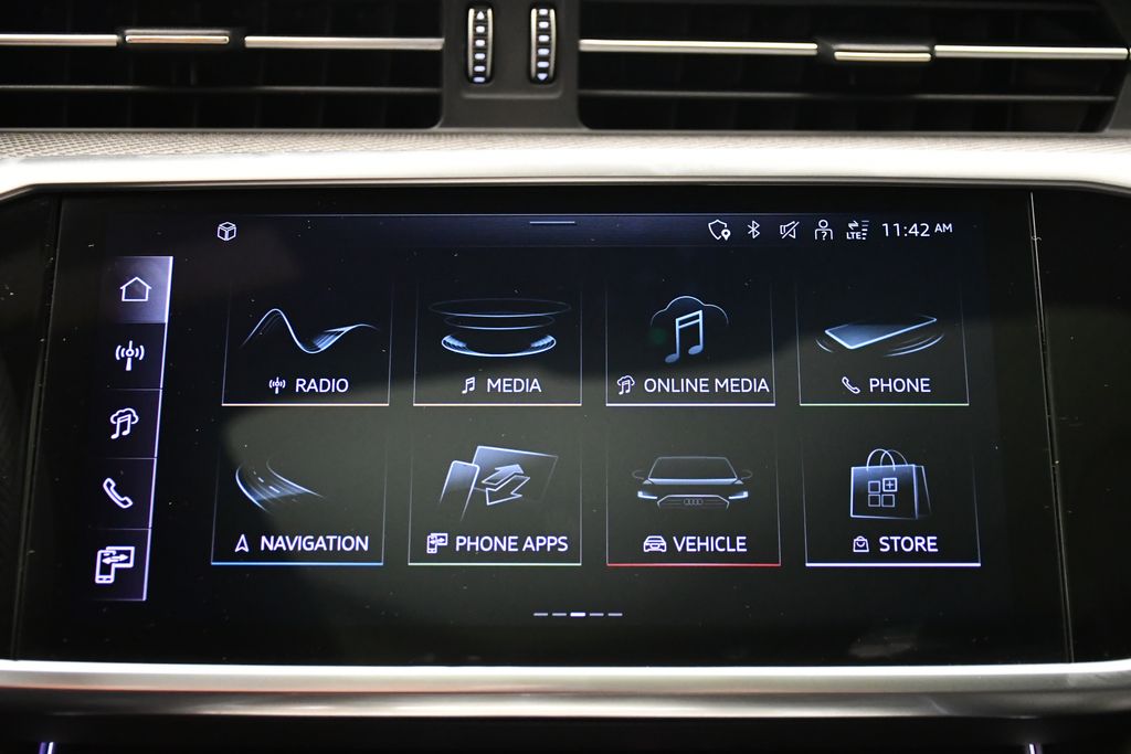 Thumbnail: 2024 Audi RS 6 - 25