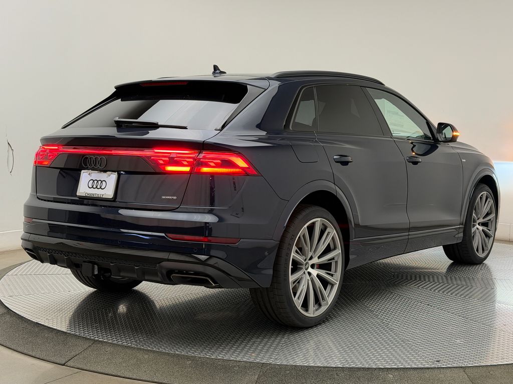 Thumbnail: 2026 Audi Q8 - 8