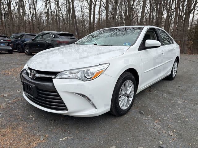 White 2016 Toyota Camry Sedan 6-Speed Automatic