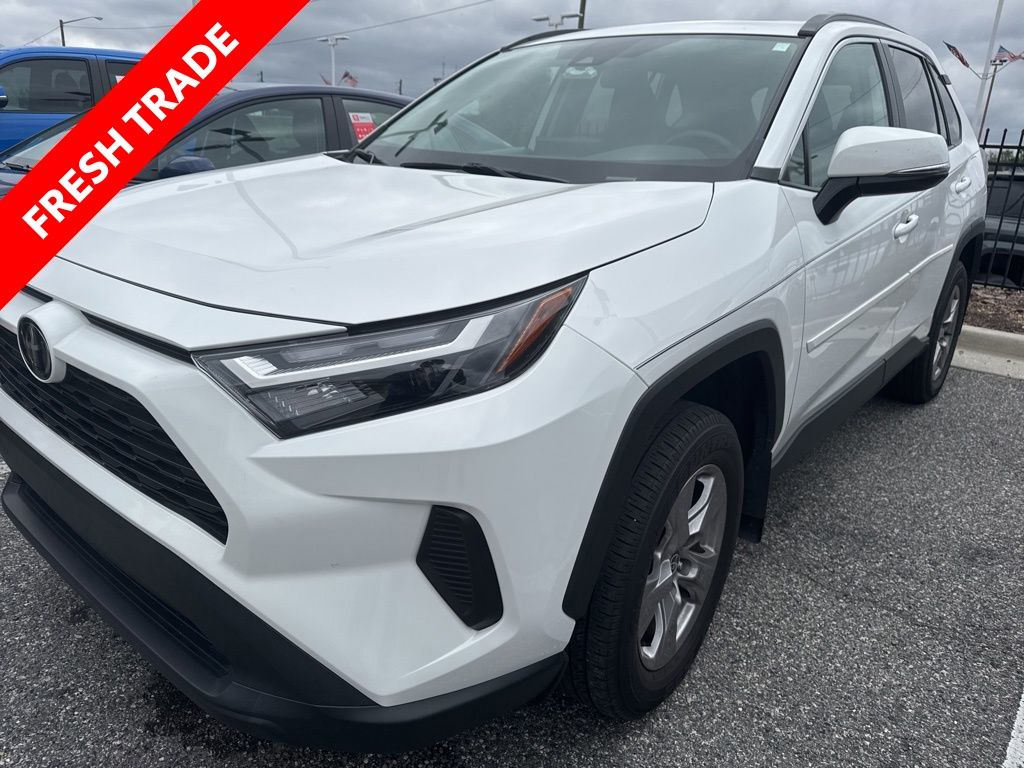 2022 Toyota RAV4 XLE FWD
