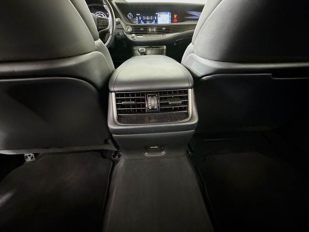 Thumbnail: 2019 Lexus LS - 26
