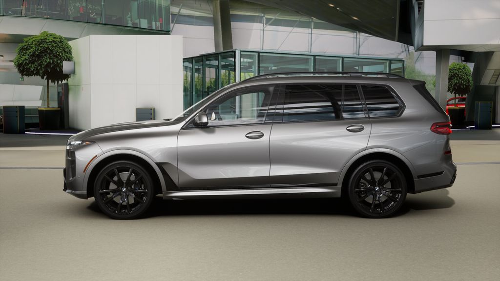 Thumbnail: 2026 BMW X7 - 32