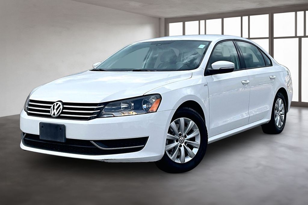 White 2015 Volkswagen Passat Sedan Front-Wheel Drive 6-Speed Automatic