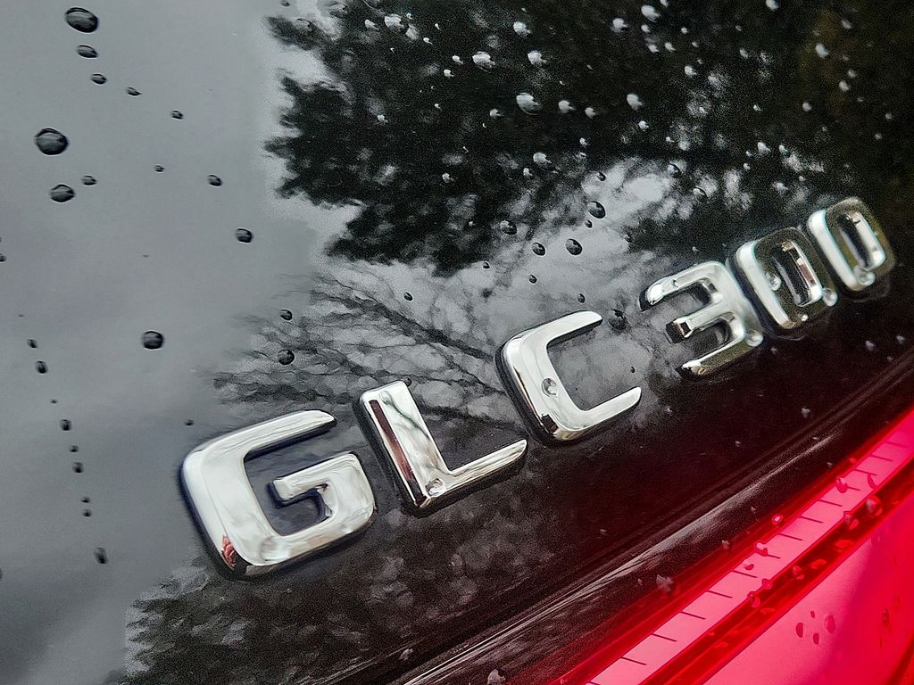 Thumbnail: 2025 Mercedes-Benz GLC - 30