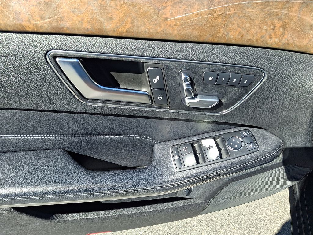 Thumbnail: 2014 Mercedes-Benz E-Class - 12