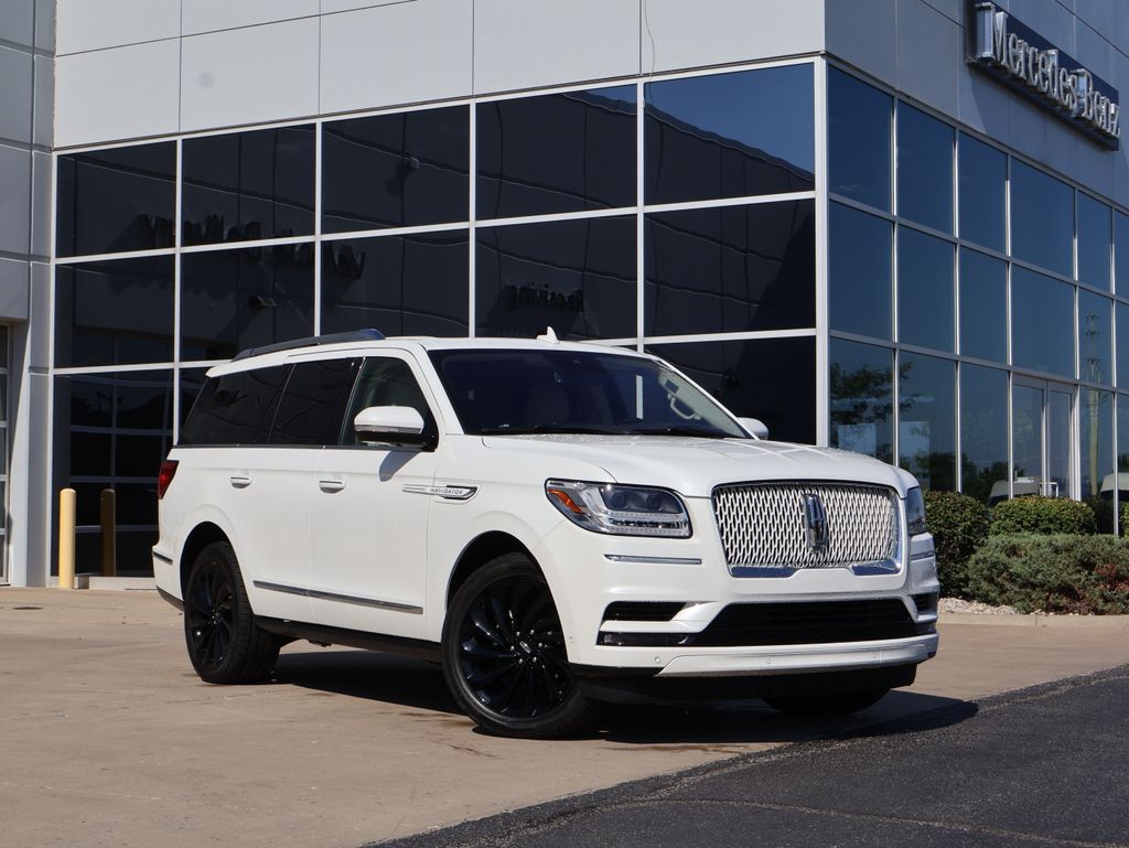 White 2020 Lincoln Navigator SUV / Crossover Four-Wheel Drive Automatic