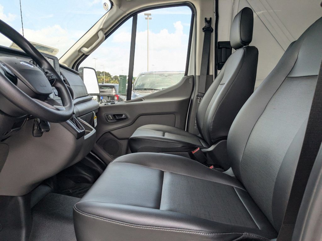 2025 Ford Transit 250