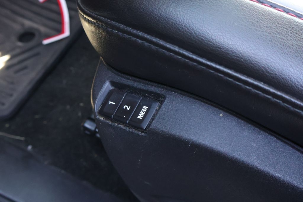 Thumbnail: 2015 Chevrolet Equinox - 16