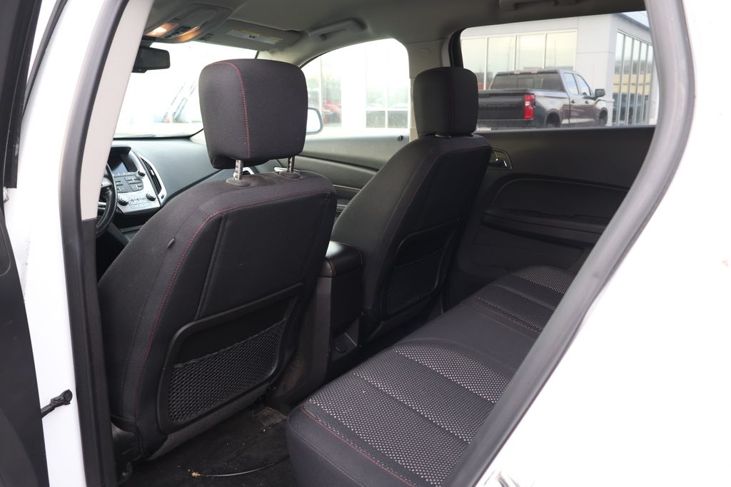 Thumbnail: 2015 GMC Terrain - 32