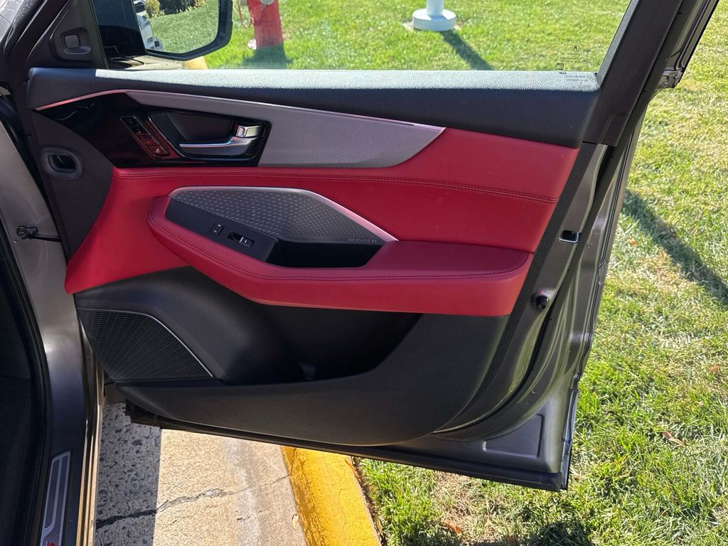 Thumbnail: 2022 Acura MDX - 17