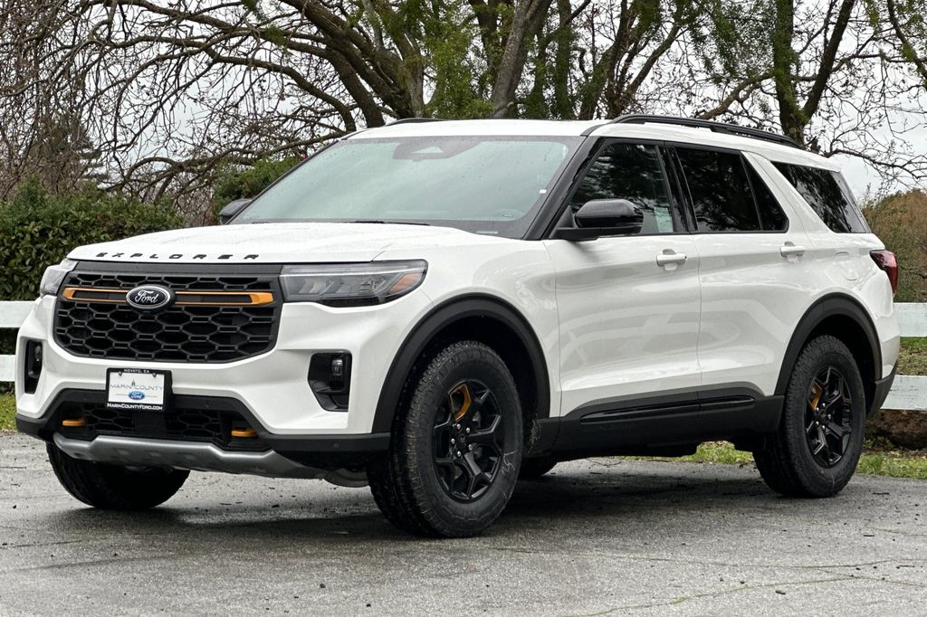 New 2026 White Ford Tremor image 8