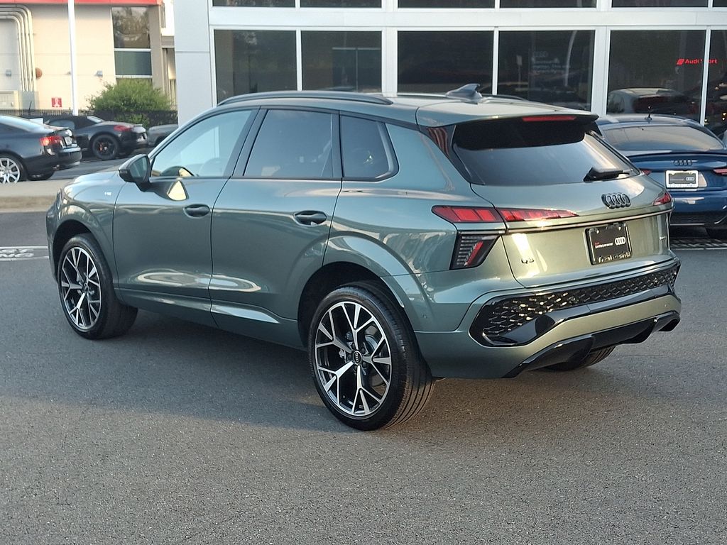Thumbnail: 2026 Audi Q3 - 6